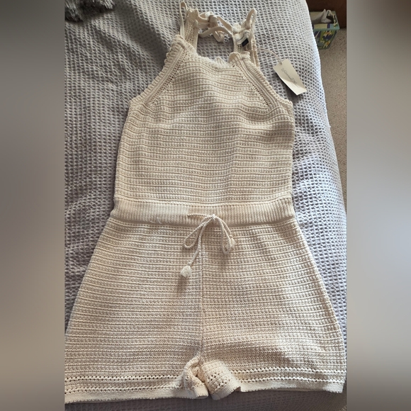 NWT Universal Threads (Target) Cream Knit Sleeveless Romper, Tie Waist,women's M - Picture 1 of 6